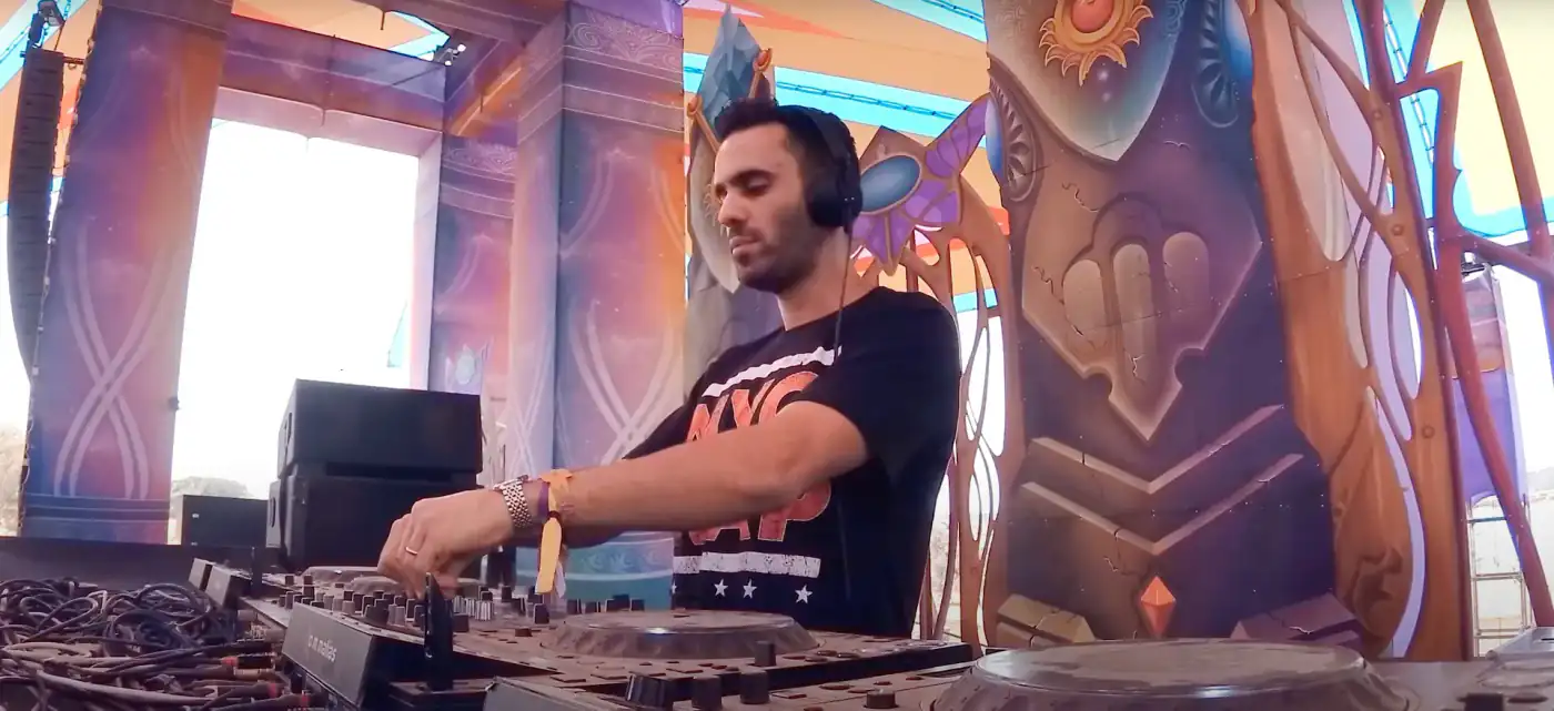 Die psychedelische Reise von DJ Antinomy: Eine akustische Revolution